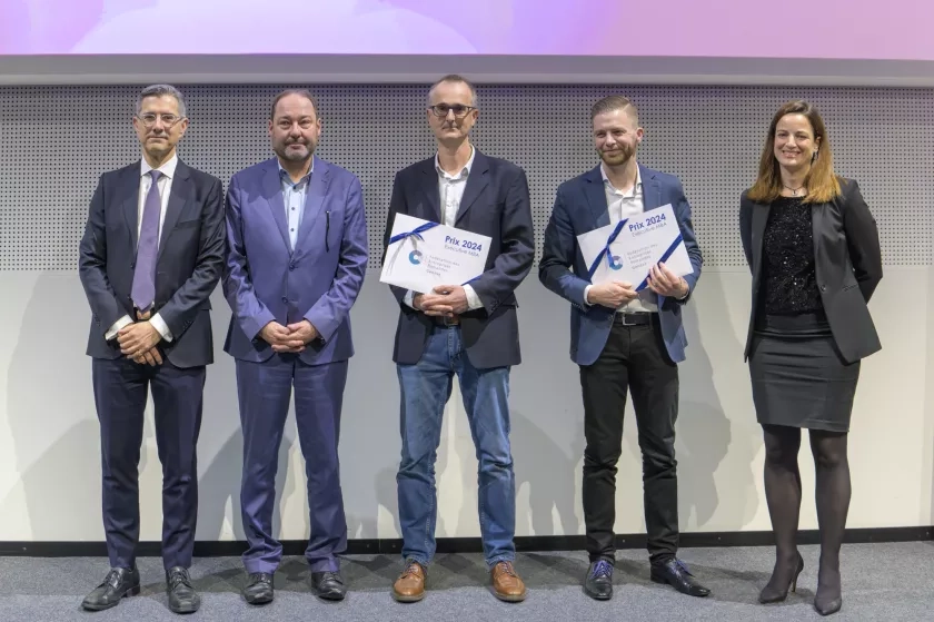Prix Executive MBA, décerné à Cyrille Vinchon & Arthur Veenhuijs par Olivier Sandoz FER Genève.