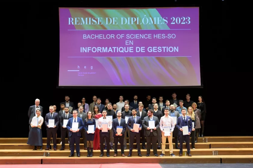 Ensemble des diplômé-es 2023 de la filière Informatique de gestion