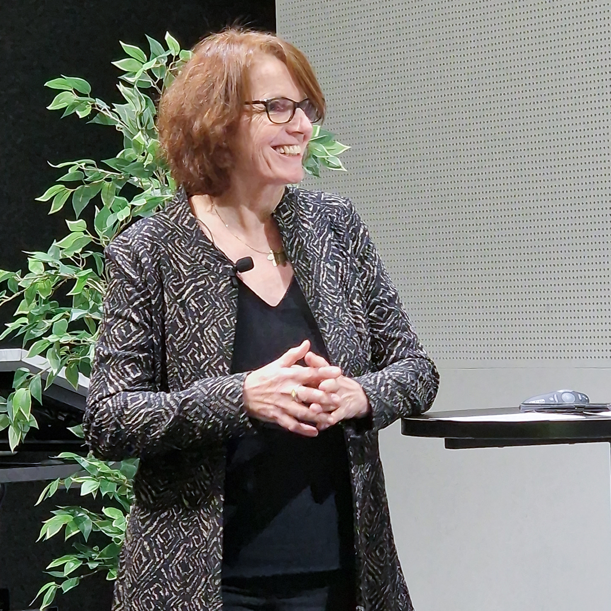 Marianne Aerni Maître d’enseignement HES à la HEG-Genève. Co-directrice du CAS « Bonheur dans les Organisations »